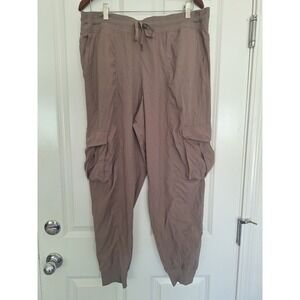 Lululemon  cargo jogger pockets Tan‎ Color  pants size XL/TG